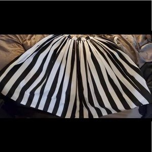 Pinup girl b&w striped Jenny regular EUC